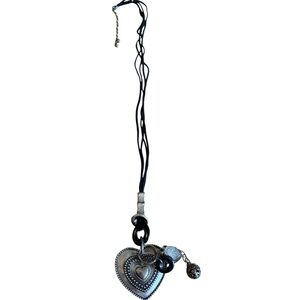 🔥 Vintage Silver and Black Heart Pendant Long Necklace. 🔥